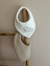 Charger l'image dans la galerie, Lot de deux bavoirs bandanas en double gaze de coton et Liberty ® Théo gold ou bleu