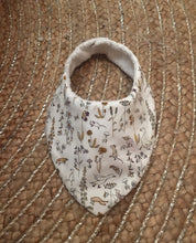 Charger l'image dans la galerie, Bavoir bandana en Liberty ® Théo gold et éponge de coton