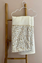 Charger l'image dans la galerie, Couverture, plaid bébé en double gaze coton écru et Liberty ® Théo gold
