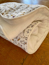 Charger l'image dans la galerie, Couverture, plaid bébé en double gaze coton écru et Liberty ® Théo gold