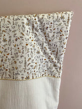 Charger l'image dans la galerie, Couverture, plaid bébé en double gaze coton écru et Liberty ® Théo gold