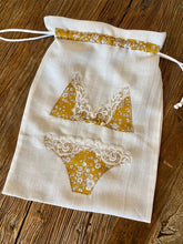 Charger l'image dans la galerie, Sac, pochon à lingerie en Liberty ® Capel moutarde