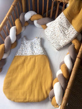 Charger l'image dans la galerie, Adorable gigoteuse en double gaze jaune moutarde et Liberty® Théo gold