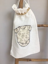 Charger l'image dans la galerie, Sac, pochon pour bébé en Gaze de coton fleuri bio