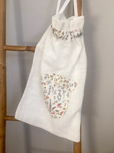 Charger l'image dans la galerie, Sac, pochon pour bébé en Liberty Théo Pastel