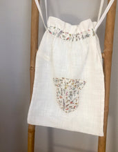 Charger l'image dans la galerie, Sac, pochon pour bébé en Liberty Théo Pastel