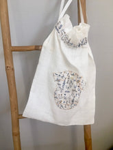 Charger l'image dans la galerie, Sac, pochon pour bébé en Liberty® Théo Bleu