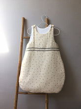 Charger l'image dans la galerie, Très jolie gigoteuse esprit vintage en double gaze de coton bio