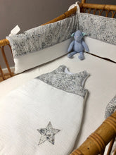 Charger l'image dans la galerie, Gigoteuse en double gaze écru et Liberty ® Adelajda gris et bleu