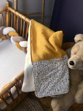 Charger l'image dans la galerie, Couverture, plaid bébé en double gaze coton jaune moutarde et Liberty ® Théo gold