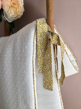 Charger l'image dans la galerie, Tour de lit en double gaze plumetis écru et Liberty Garden Trail