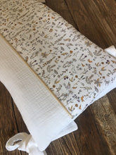 Charger l'image dans la galerie, Tour de lit bébé en double gaze écru et Liberty ® Théo gold