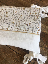 Charger l'image dans la galerie, Tour de lit bébé en double gaze écru et Liberty ® Théo gold