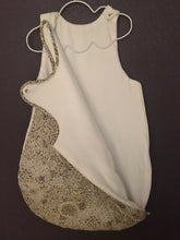Charger l'image dans la galerie, Jolie gigoteuse en double gaze écru et Liberty ® Adelajda gris moutarde