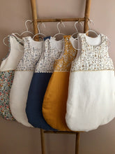 Charger l'image dans la galerie, Jolie gigoteuse en double gaze écru et Liberty ® Adelajda gris moutarde