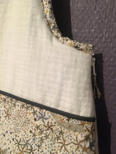 Charger l'image dans la galerie, Jolie gigoteuse en double gaze écru et Liberty ® Adelajda gris moutarde