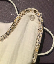 Charger l'image dans la galerie, Jolie gigoteuse en double gaze écru et Liberty ® Adelajda gris moutarde