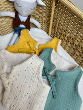 Charger l'image dans la galerie, Gilet berger réversible en double gaze de coton pailleté or et moumoute bouclée écru