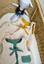 Charger l'image dans la galerie, Gilet berger réversible en double gaze de coton pailleté or et moumoute bouclée écru