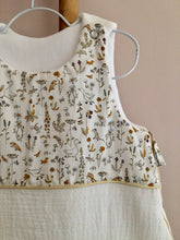 Charger l'image dans la galerie, Jolie gigoteuse en double gaze écru et Liberty ® Théo gold