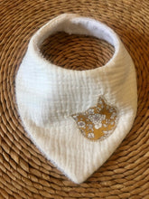 Charger l'image dans la galerie, Lot de deux bavoirs bandanas en double gaze de coton et Liberty ® Capel