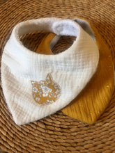 Charger l'image dans la galerie, Lot de deux bavoirs bandanas en double gaze de coton et Liberty ® Capel