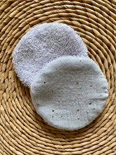 Charger l'image dans la galerie, Lot de 6 lingettes lavables, réutilisables en Liberty ® Betsy porcelaine et double gaze de coton