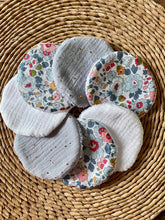 Charger l'image dans la galerie, Lot de 6 lingettes lavables, réutilisables en Liberty ® Betsy porcelaine et double gaze de coton