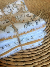 Charger l'image dans la galerie, Lot de 6 lingettes lavables, réutilisables en Liberty ® Théo gold et double gaze