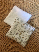 Charger l'image dans la galerie, Lot de 6 lingettes lavables, réutilisables en Liberty ® Théo gold et double gaze