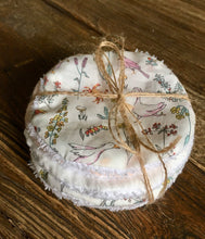 Charger l'image dans la galerie, Lot de 6 lingettes lavables et réutilisables en double gaze de coton et Liberty ® Théo pastel