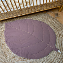 Charger l'image dans la galerie, Tapis feuille molletonné réversible en coton lavé vieux mauve