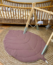 Charger l'image dans la galerie, Tapis feuille molletonné réversible en coton lavé vieux mauve