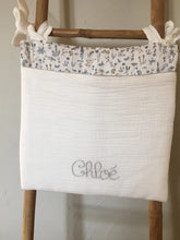 Charger l'image dans la galerie, Range doudou, pyjama en double gaze écru et Liberty Théo bleu