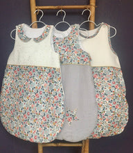 Charger l'image dans la galerie, Tour de lit bébé en double gaze écru et Liberty ® Betsy porcelaine