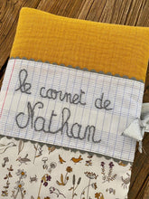 Charger l'image dans la galerie, Protège carnet de santé personnalisé en double gaze et Liberty ® Théo