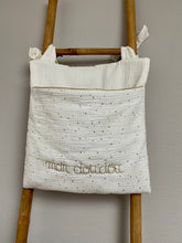 Charger l'image dans la galerie, Range doudou, pyjama personnalisable en double gaze écru pailleté doré