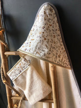 Charger l'image dans la galerie, Sortie de bain et gant assorti en éponge de bambou écrue et Liberty ® Théo gold