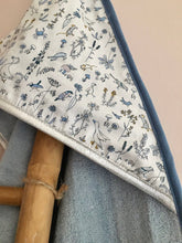 Charger l'image dans la galerie, Sortie de bain et gant de toilette assorti en Liberty ® Théo bleu