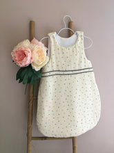 Charger l'image dans la galerie, Très jolie gigoteuse esprit vintage en double gaze de coton bio