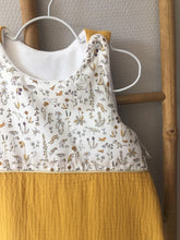 Charger l'image dans la galerie, Adorable gigoteuse en double gaze jaune moutarde et Liberty® Théo gold