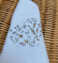 Charger l'image dans la galerie, Lot de trois langes en double gaze de coton Oeko Tex et Liberty® Théo gold moutarde