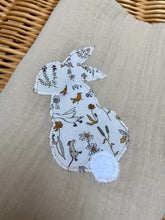 Charger l'image dans la galerie, Lot de trois langes en double gaze de coton Oeko Tex et Liberty® Théo gold moutarde