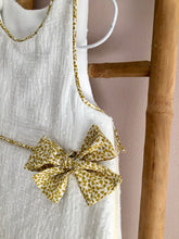 Charger l'image dans la galerie, Très jolie gigoteuse en double gaze plumetis écru et Liberty ® Garden Trail