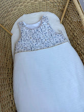 Charger l'image dans la galerie, Gigoteuse en double gaze écru et Liberty ® Théo bleu