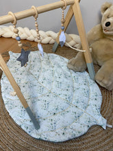 Charger l'image dans la galerie, Tapis feuille molletonné réversible en coton lavé vert sauge
