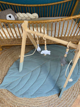 Charger l'image dans la galerie, Tapis feuille molletonné réversible en coton lavé vert sauge