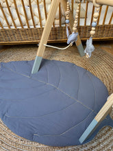 Charger l'image dans la galerie, Tapis feuille molletonné réversible en coton lavé gris souris