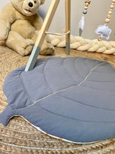 Charger l'image dans la galerie, Tapis feuille molletonné réversible en coton lavé gris souris
