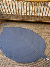 Charger l'image dans la galerie, Tapis feuille molletonné réversible en coton lavé gris souris